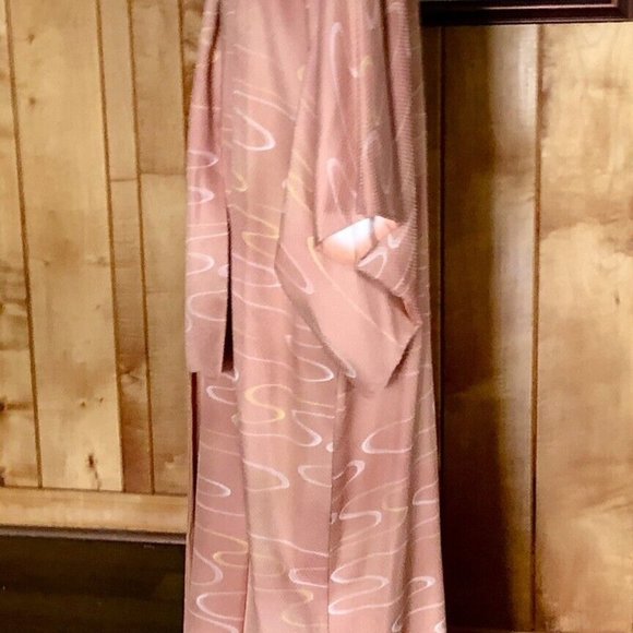 Vintage Japanese Kimono~ Chirimen Silk~ Floral Pattern ~Bust 48 / Length 60 in - Picture 11 of 12